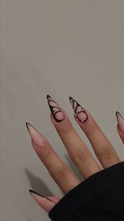 Abstract Wave Stripes Stiletto Press On Nails