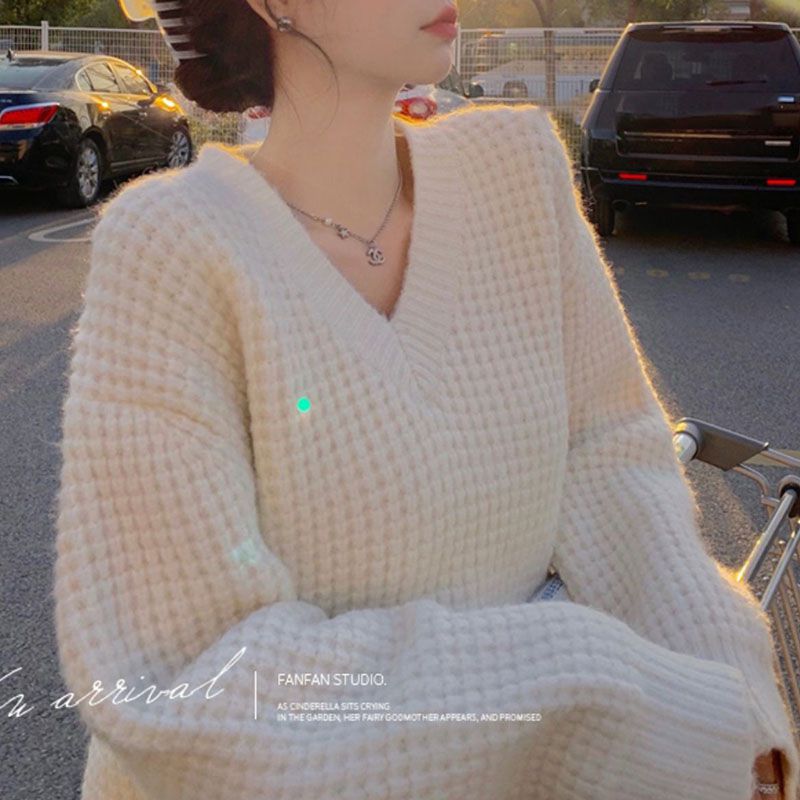 V-neck Sweater - White - Ladies