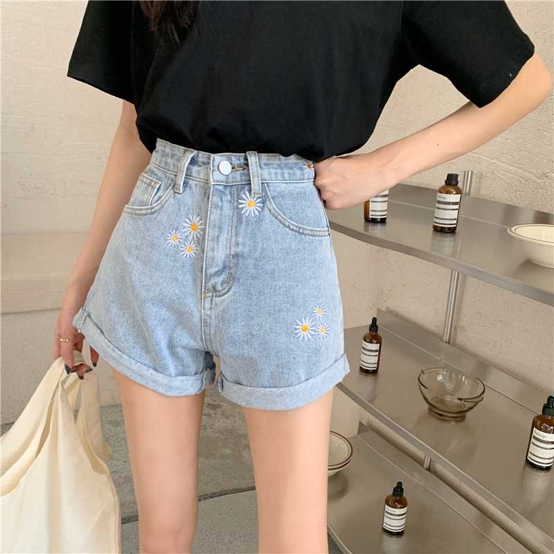 Cute Daisy Flowers Embroidered Loose Cuffed Denim Shorts – sunifty